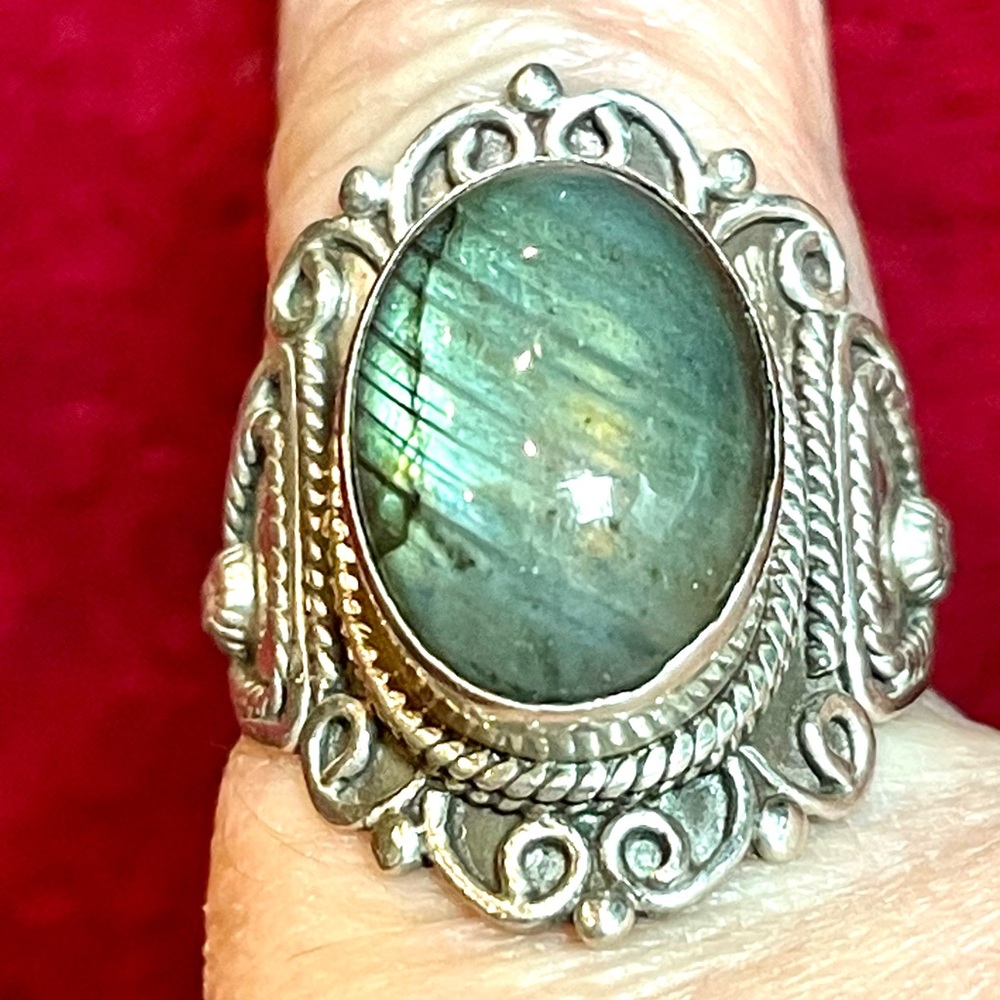 Sterling Labradorite Ring - Picture 5 of 11